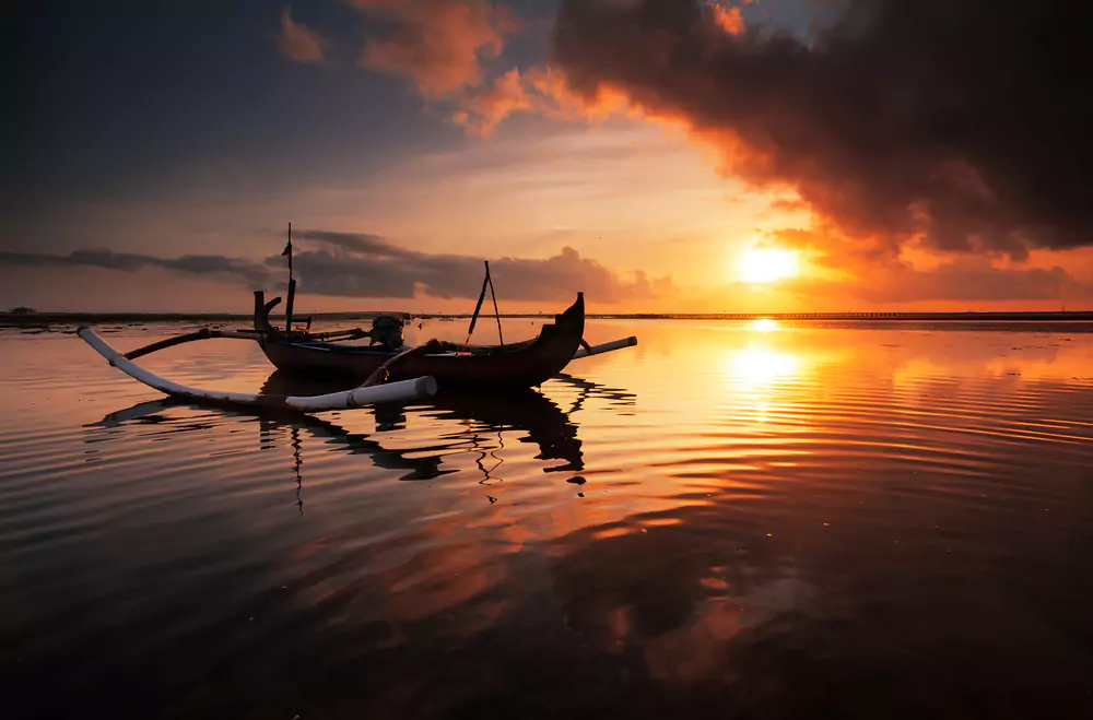 Sunset Cruise on Jukung Fishing Boats - Romantic Experiences in Bali