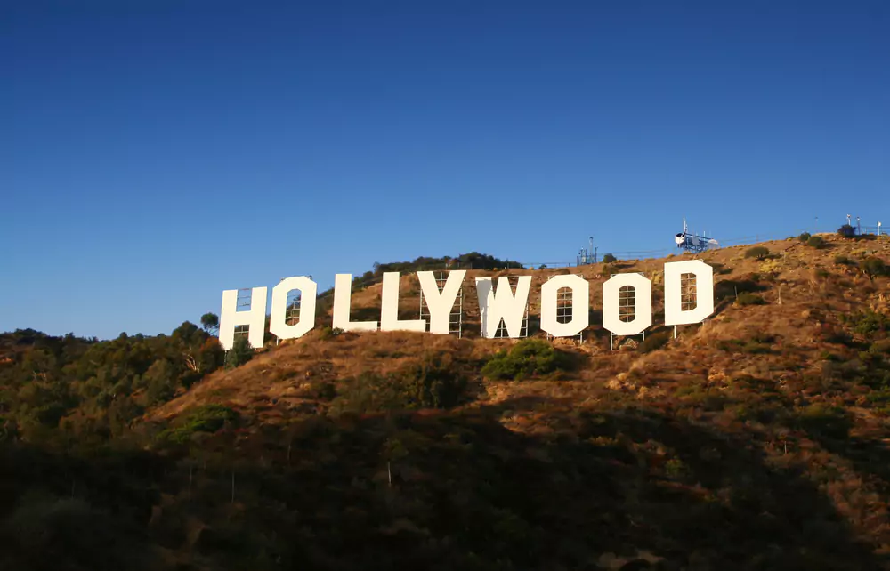 Iconic HOLLYWOOD Sign - Mulholland Drive Los Angeles